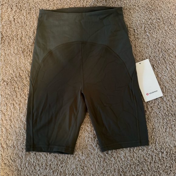lululemon athletica Pants - Lululemon Blissful Bend Short 8”